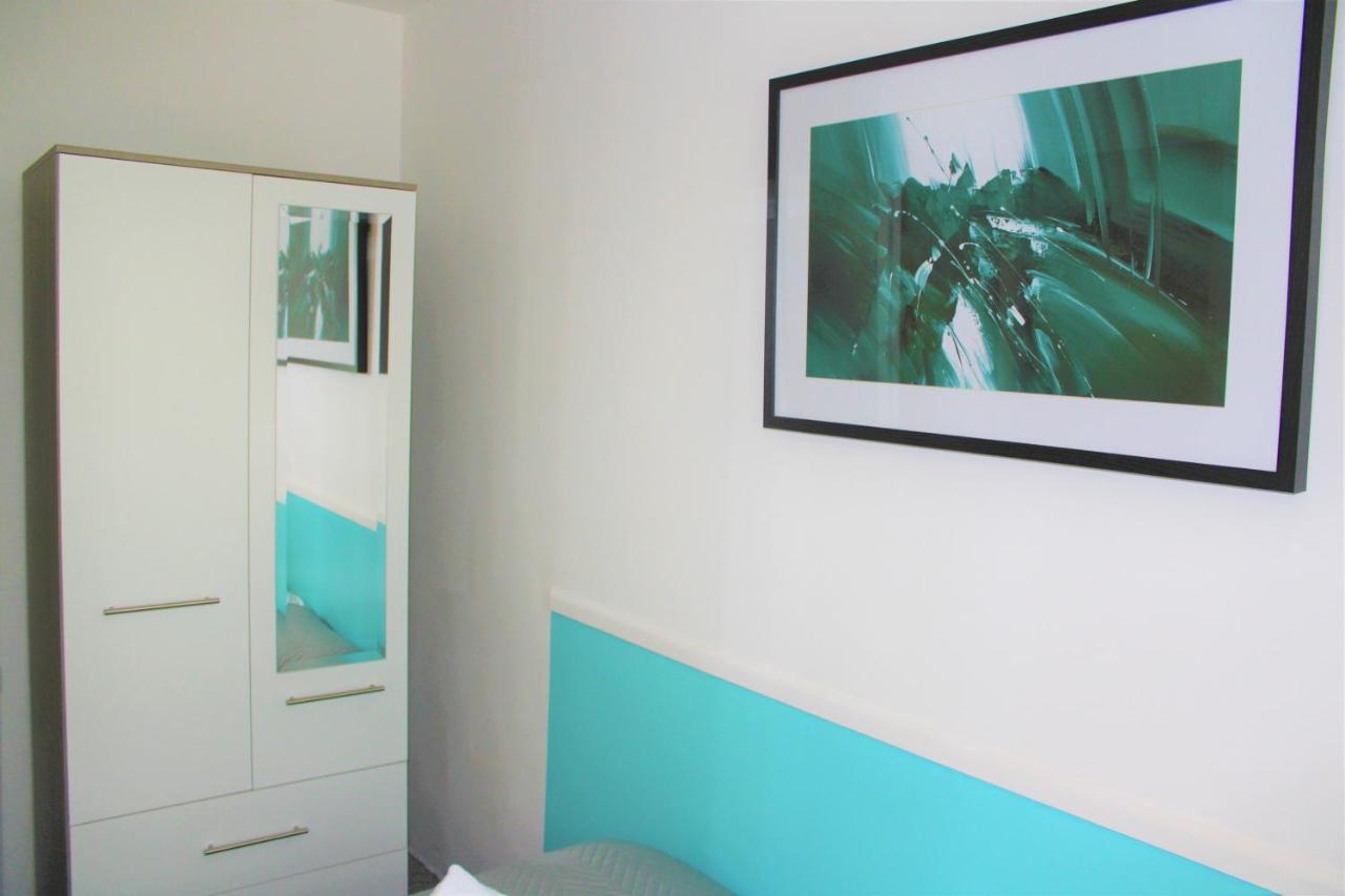 Дом отдыха Homely And Budget Friendly 3 Bed House Sleeps 6 Free Parking! Милтон-Кейнс